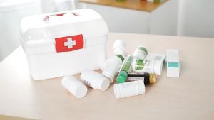 { ready } Kotak obat P3k keluarga bertingkat berkapasitas besar selalu tersedia untuk keluarga