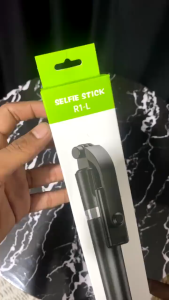 ไม้เซลฟี่พร้อมขาตั้งกล้อง R1L Bluetooth 1.7 เมตร พับได้ สำหรับสมาร์ทโฟนทุกรุ่น