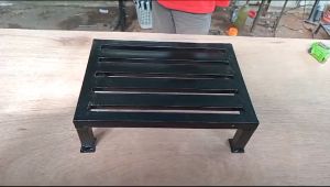 Kursi Cocok untuk Ruang Kecil: Desain Minimalis Pipa Hollow 35 x 25 x 10 cm