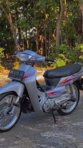 Striping Stiker Polet List Motor Honda Kirana 125 2001 2002 stiker list body silver lis merah berkualitas terbaik termurah Barokah Sticker