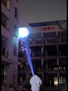 New Rechargeable LED Flashlight 1000m Zoomable Tactical Torch with Real-Time Power Display Long Battery Life and Quick Charge