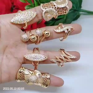 Cincin Perhiasan Aksesiris/Cincin Fasion Perhiasan Wanita Cantik Mewah Terlaris Titanium Xuping Rodium Lapis Emas 18 24 Karat C24