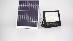 [Buy one Take one] The 5000W solar light is equipped with a solar panel with IP68 waterproof rating and 60 LED beads. The battery capacity is 680000mAh and is suitable for outdoor and commercial use such as gardens or outdoor areas.