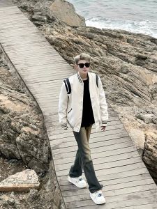 แจ็คเก็ตบейซบอลผ้าขนสัตว์แบบย้อนยุคสไตล์อเมริกันสำหรับคู่รัก แจ็คเก็ตทรงหลวมสำหรับฤดูใบไม้ผลิและฤดูใบไม้ร่วงสำหรับผู้ชายและผู้หญิง