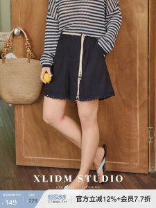 Oversized Holiday Style Lace Trim Shorts