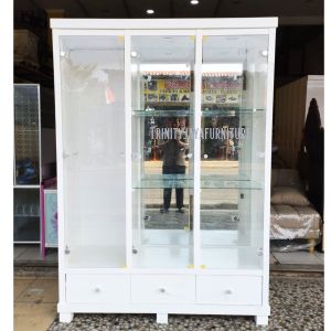 Lemari Pakaian Dan Tas 3 Pintu/trinityjayafurniture