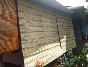 tirai bambu tirai gulung tirai termurahtirai terlaris  dan bayak pilihan ukuran yah  200x200. 150 x150. 100x100 dll ( FREE TARIKANDAN PAKU )