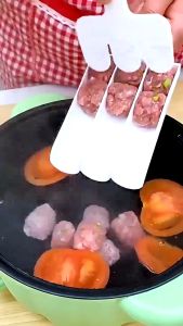 【COD】Creative Kitchen 4 In 1 Meatball Machine Non-Stick Plastic Meatball Machine Household Meat Filling Cooking Spoon Shrimp Slip Grinder Home Kitchen Cooking Tools To Quickly Make Meatball Dough Pastry