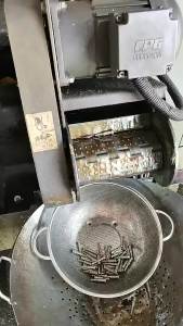 หัวกลมพร้อมเบาะสามเหลี่ยมชนิดบรรจุกล่อง M4.2~4.8  ชุดสกรูและน็อตอิมพีเรียล