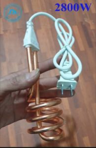Sục điện đun nước công suất 2800W với ống đồng xoắn và dây điện trắng.