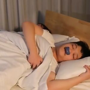 电动止鼾神器 Electric Anti Snoring device 家用防打呼噜矫正器 呼吸止鼾器