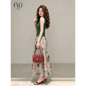 Stylish Youthful Fashionable Green Sleeveless Top and Skirt Set