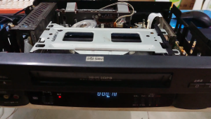 Đầu băng VHS Sanyo VZ-H150 điện 100V (lỗi hình ảnh)