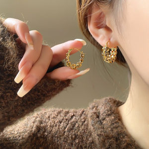 Bông Tai Vòng Tròn Zircon Retro Cho Nữ Thời Trang Sành Điệu Cảm Giác Cao Cấp Mùa Thu Mùa Đông Phong Cách Mới Hợp Kim Phổ Biến Trang Sức Mạ Vàng Bạc