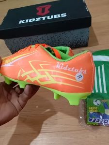 KIDZTUBS Sepatu Sepak Bola Anak Laki Laki Size 28 29 30 31 32 33 34 35 36 37 KDZ1717112724