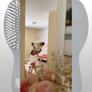 The Wet Brush Go Green and Shine Charcoal