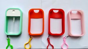 45ml Empty Perfume Credit Card Sprayer Bottle Mist Empty Hand Sanitizer Bottle with Silicone Holder Sleeve Key Ring