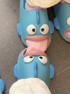 น่ารัก รองเท้าแตะ Kissing Fish ผู้หญิง ก้นหนาในร่มกลางแจ้ง กันลื่น ฤดูร้อน รองเท้าแตะ รองเท้าแตะบ้านสบายสําหรับคู่รัก