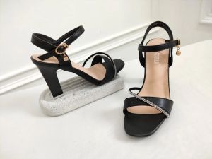 Sepatu heels tali belakang SIMONCELLI