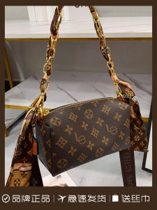 Loveesteem Genuine Leather Floral Print Ladies Crossbody Bag Versatile Chain Shoulder Bag Soft Pillow Shape Mini Bag for Youth