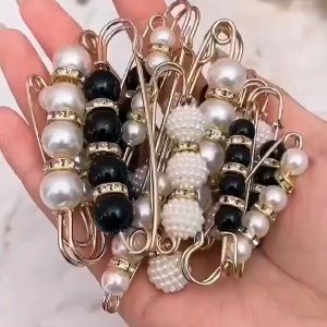 Penjepit Peniti Pengecil Celana Kedodoran Pin Pengait Jeans Lingkar Pinggang Simple Adjustable Artefak Bross Kancing Kait Bros Mutiara Baju Rok Sweater Cardigan Tuspin Kekinian