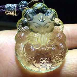 Pure Natural Topaz Nine-Tail Fox Pendant: A Vivid Fox Image