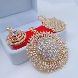 Lontin Jumbo Permata Wanita: Aksesoris Fashion Awet & Anti Karat