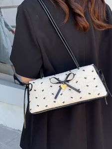 NIkyLundun   กระเป๋าถือผู้หญิงฤดูร้อนแบบเรียบง่ายพร้อมปมผีเสื้อ สไตล์ทอแบบบาเก็ต