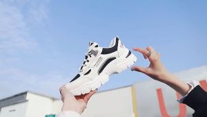 รองเท้าผู้หญิง รองเท้าผ้าใบผู้หญิง รองเท้าเพิ่มความสูง ระบายอากาศได้ ใส่สวยมาก ใส่สบาย รองเท้าน่ารักๆสไตล์เกาหลี ไซส์ 35-41