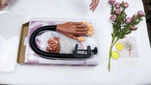 Adjustable Nail Art Hands Professional Practice Hand +100Pcs Nail Tips Adjustable Plastic Flexible & Soft Practice Model Nail Training Tools DIY Manicure Tool new