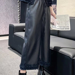 เสื้อกั๊กหนังสุดเทรนด์สำหรับผู้หญิง 2025 ใหม่ ดีไซน์เก๋ไก๋ ชั้นใน แฟชั่น แขนกุด คอวี ปกโปโล วัสดุ PU