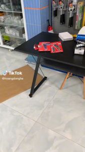 Dao rọc cáp Workpro WP211003 gấp gọn thân nhôm màu đỏ