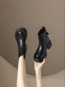 Josiny | Thick Sole Chunky Heel British Style Chelsea Boot for Women