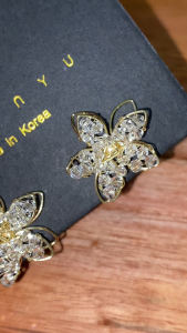 Anting Bunga Kristal Transparan Korean Style – Crystal Wire Flower Earrings A417