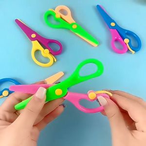 MOMO Colorful Plastic Scissors Paper Cut DIY Tools For Children School Stationery