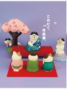 Creative Japanese Style Spring Cherry Blossom Viewing Cartoon Triangular Cat Hand-Painted Desktop Decoration Resin Stress Relief Ornament