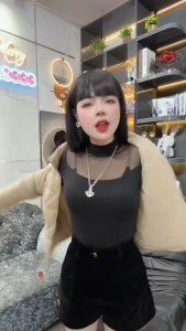 C2. Áo Phao Lông Vũ Siêu Nhẹ Dáng Lửng Nữ Có Mũ Tháo Rời Nhiều Size M-2XL Chất Mềm Mại Giữ Ấm tốt phù hợp thời tiết lạnh Mùa Đông phong cách sang trọng