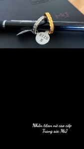 NHẪN KIỂU NỮ TITAN CAO CẤP KHÔNG GỈ ĐÍNH NHIỀU XOÀN