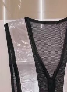 เสื้อจราจรสะท้อนแสง รุ่นซิป 3" สีดำ/ขาว (ออกใบกำกับภาษีได้ค่ะ)