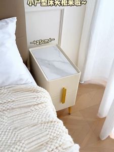 โต๊ะข้างเตียงนอน ตู้ข้างเตียงสุดเก๋ สไตล์มินิมอล - รูปแบบที่สุดของโต๊ะข้างเตียง