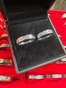 Engagement Ring Couple 18k whitegold Commercial not pawnable