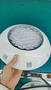 IP68 โคมไฟสระว่ายน้ำสีขาวเย็นพลาสติกกันน้ำ SMD2835 LED โคมไฟใต้น้ำ 12V