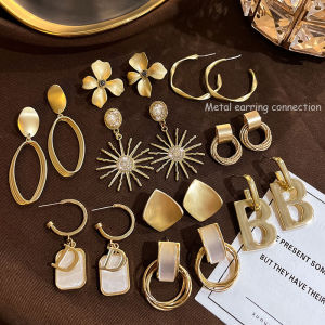 ต่างหูโลหะ 2021 ต่างหูแฟชั่นสำหรับผู้หญิง ดีไซน์เก๋ไก๋ ดีไซน์เฉพาะตัว ดีไซน์ไฮเอนด์ เครื่องประดับหู