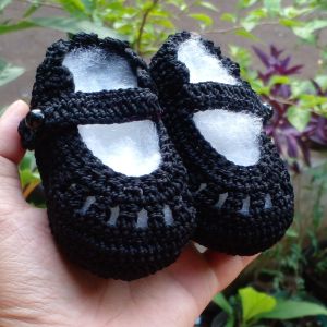 sepatu bayi rajut perempuan lucu cantik gemesin