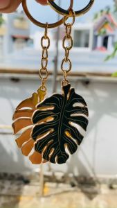 Móc khóa hình lá cây phong cách