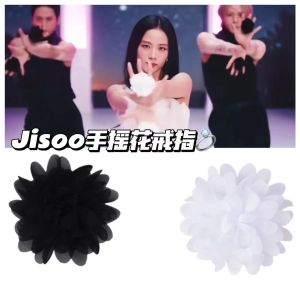 1/2pcs Fashion Korea Star Jisoo Hand Shake Flower Women Creative Props Ring Flower Creative Ring Girls Dance Props Finger Flower Ring