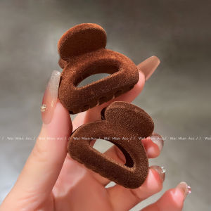 กิ๊บติดผมสีน้ำตาลสไตล์ย้อนยุค ตกแต่งผมแบบครึ่งหัว กิ๊บติดผมสไตล์เกาหลีสำหรับผู้หญิง กิ๊บติดผมด้านข้างที่เป็นที่นิยม กิ๊บติดผมแบบมีขน