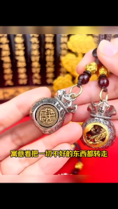 【Twelve Zodiac God of Wealth Bag】Daily Prosperity and Fortune-Filled Money Bag Pendant Metal Material Zodiac Pendant Lucky God Of Wealth Backpack Pendant Purse Ornaments 老师推荐】新款可旋转日進斗金十二生肖钱袋子男女款钥匙扣挂件