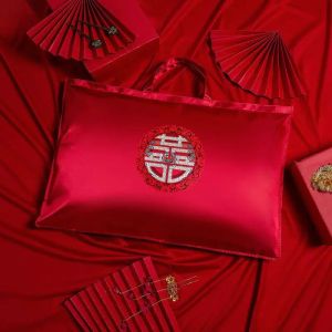 WALKING LU | Wedding Red Large Handheld Pillow Storage Bag