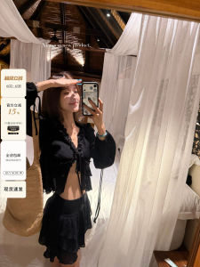 Seductive Style Lace-trimmed Voile Top and Waist-emphasizing Short Skirt Ensemble for Summer